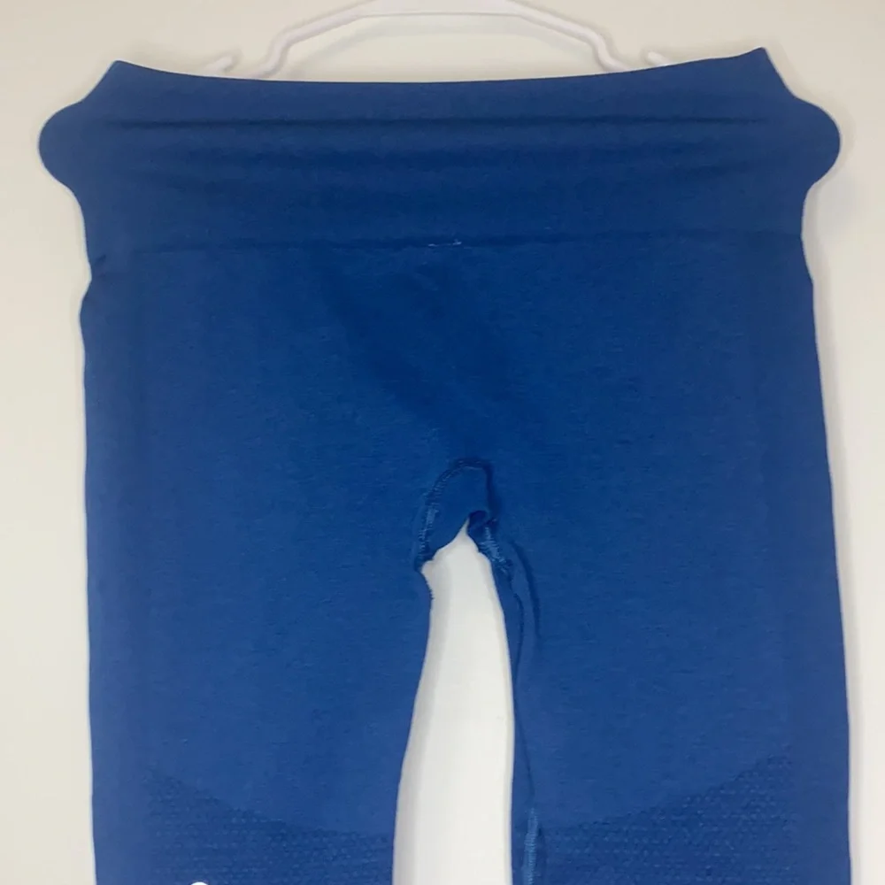 Lululemon Seamlessly Street Crop - Picture 4 of 8
